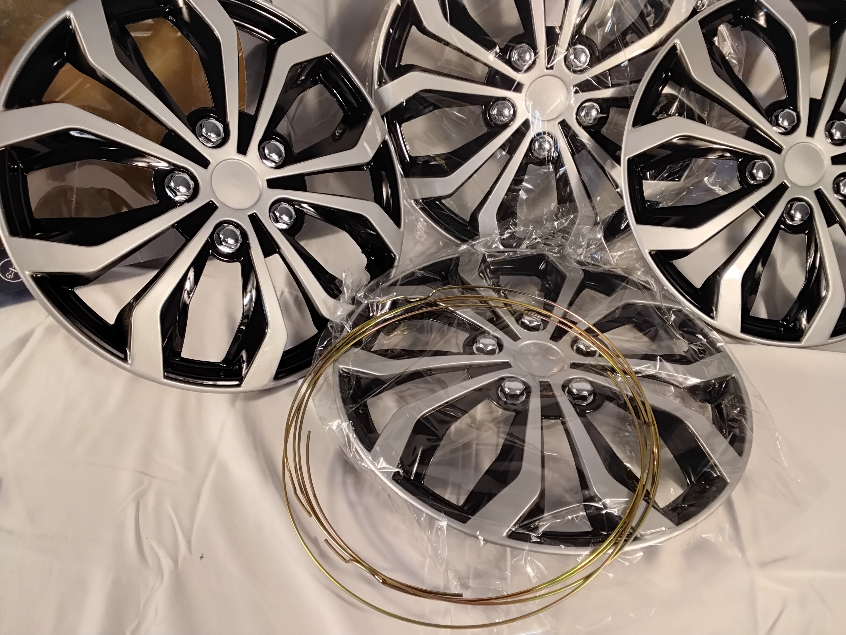 Copricerchi Cartrend Dayton 15" | Set 4 Copricerchi | Nero/Argento | Nuovi