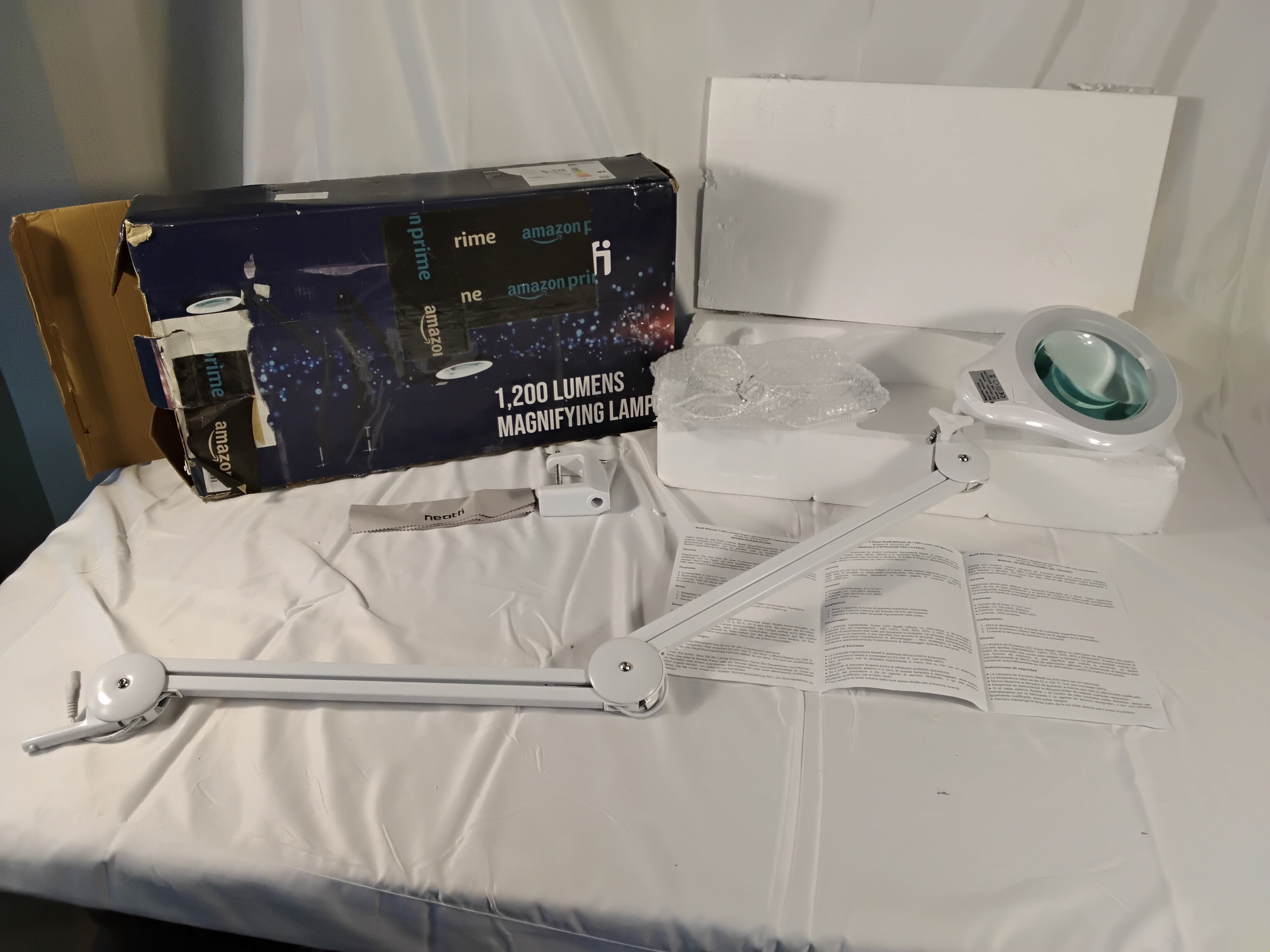 Neatfi Lampada LED con Lente d'Ingrandimento 1.200 Lumen | Braccio Orientabile con Morsetto | Bianca | Nuova