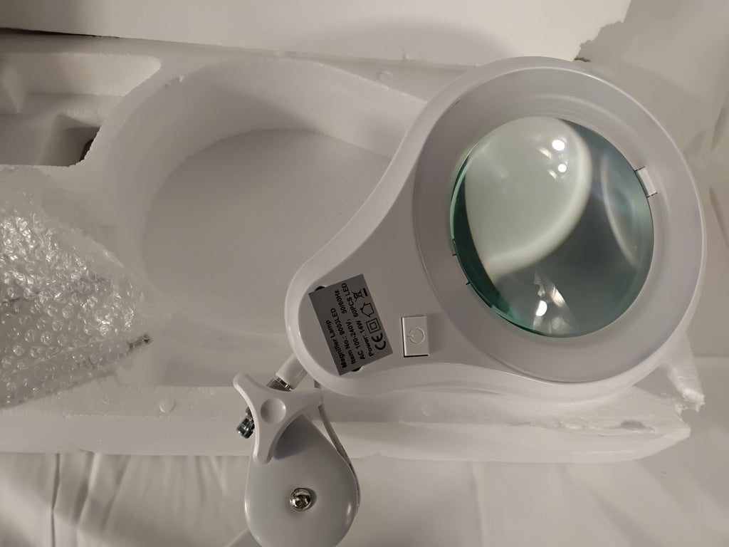 Neatfi Lampada LED con Lente d'Ingrandimento 1.200 Lumen | Braccio Orientabile con Morsetto | Bianca | Nuova
