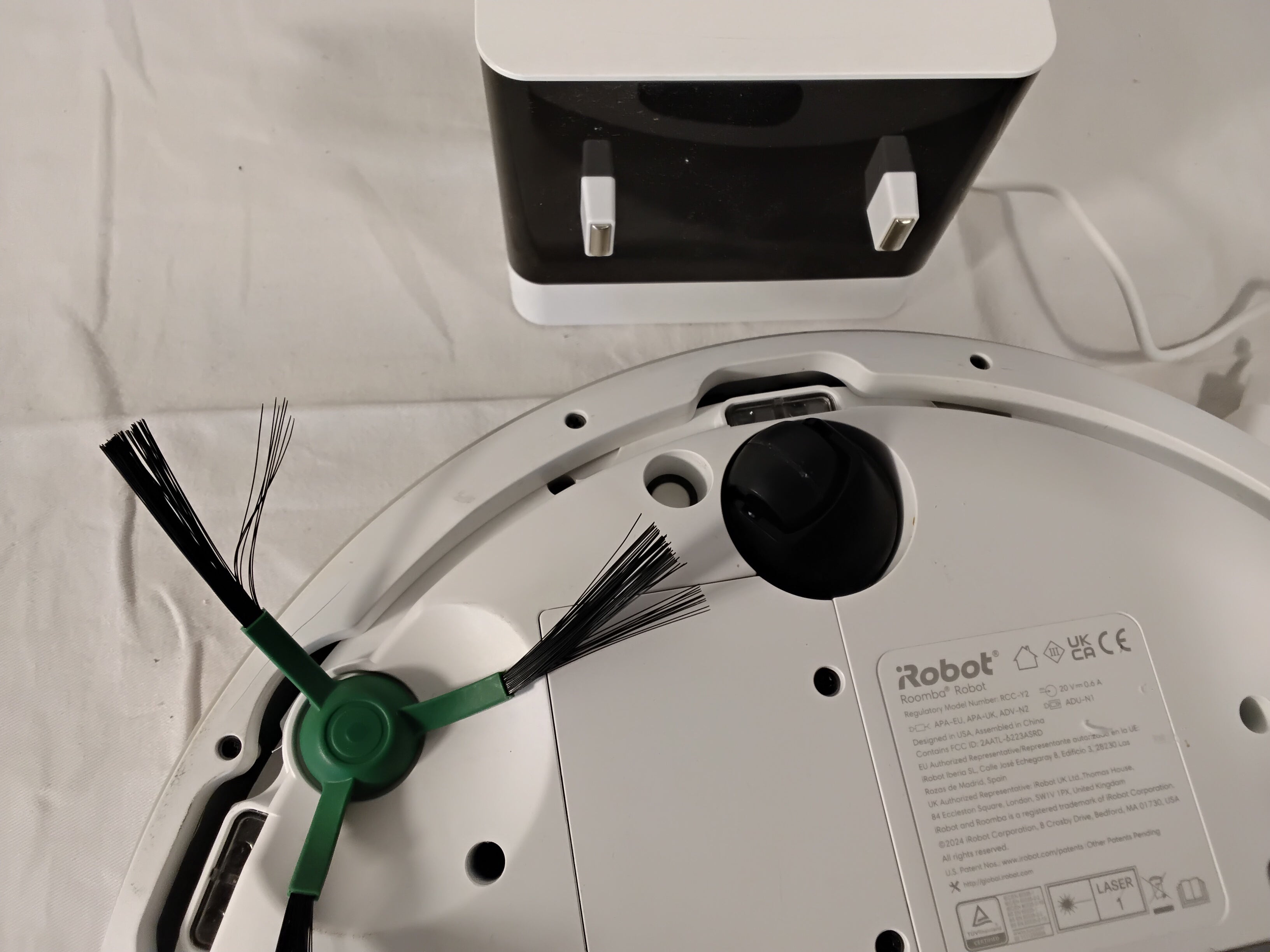iRobot Roomba Plus 405 Combo Robot Aspirapolvere e Lavapavimenti LiDAR | Base di Ricarica Inclusa Rigenerato