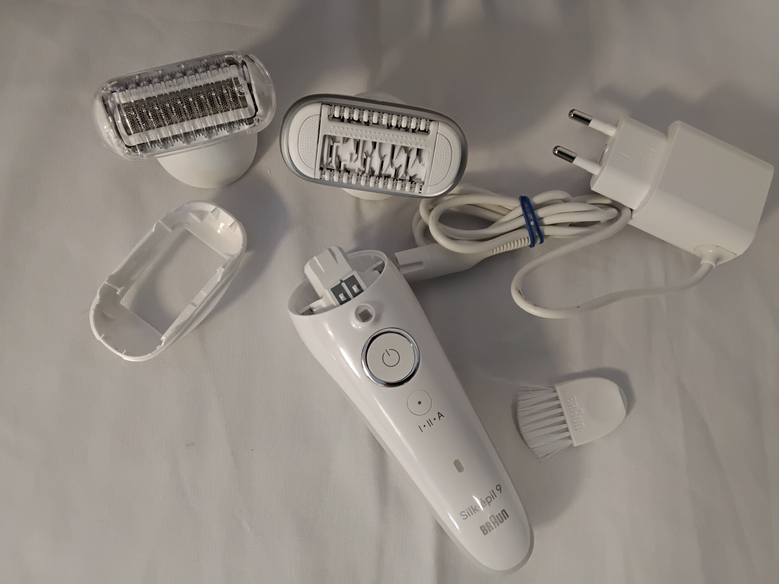 Braun Silk-épil 9 Epilatore Wet &amp; Dry 3 in 1 con Testine e Pochette | Pari al Nuovo