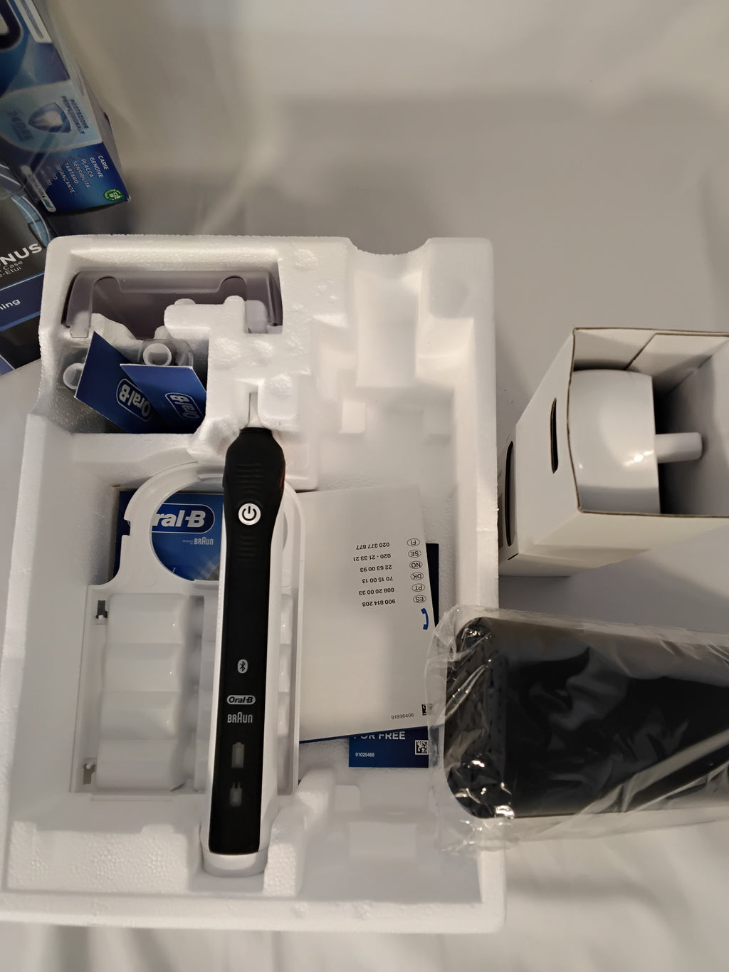 Oral-B Smart 4 4500 Black Edition | Spazzolino Elettrico Bluetooth con Custodia da Viaggio | Nuovo