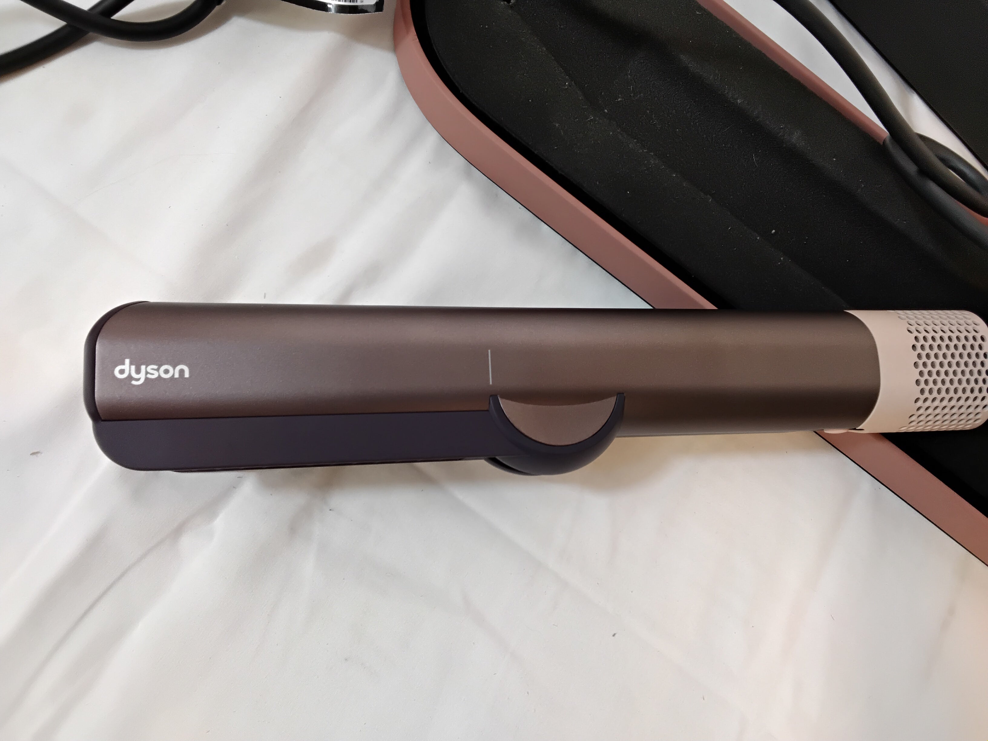 Dyson Airstrait™ | Piastra ASCIUGANTE e LISCIANTE | Nichel e Rosa Rame | Pari al Nuovo