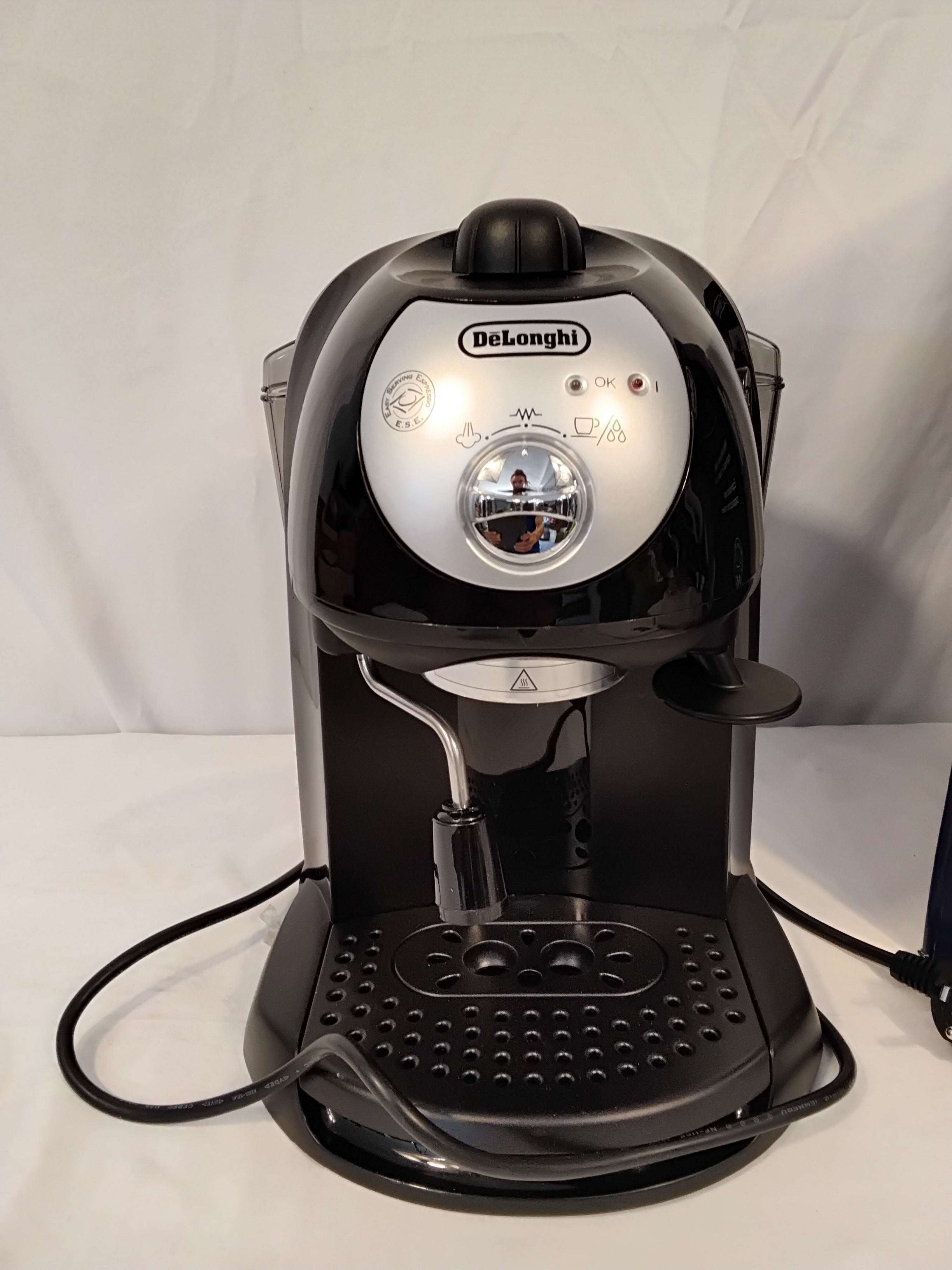 De’Longhi EC201.CD.B Macchina da Caffè Espresso e Cappuccino | 1100W | 15 Bar | Cialde E.S.E. e Macinato Nuova testata