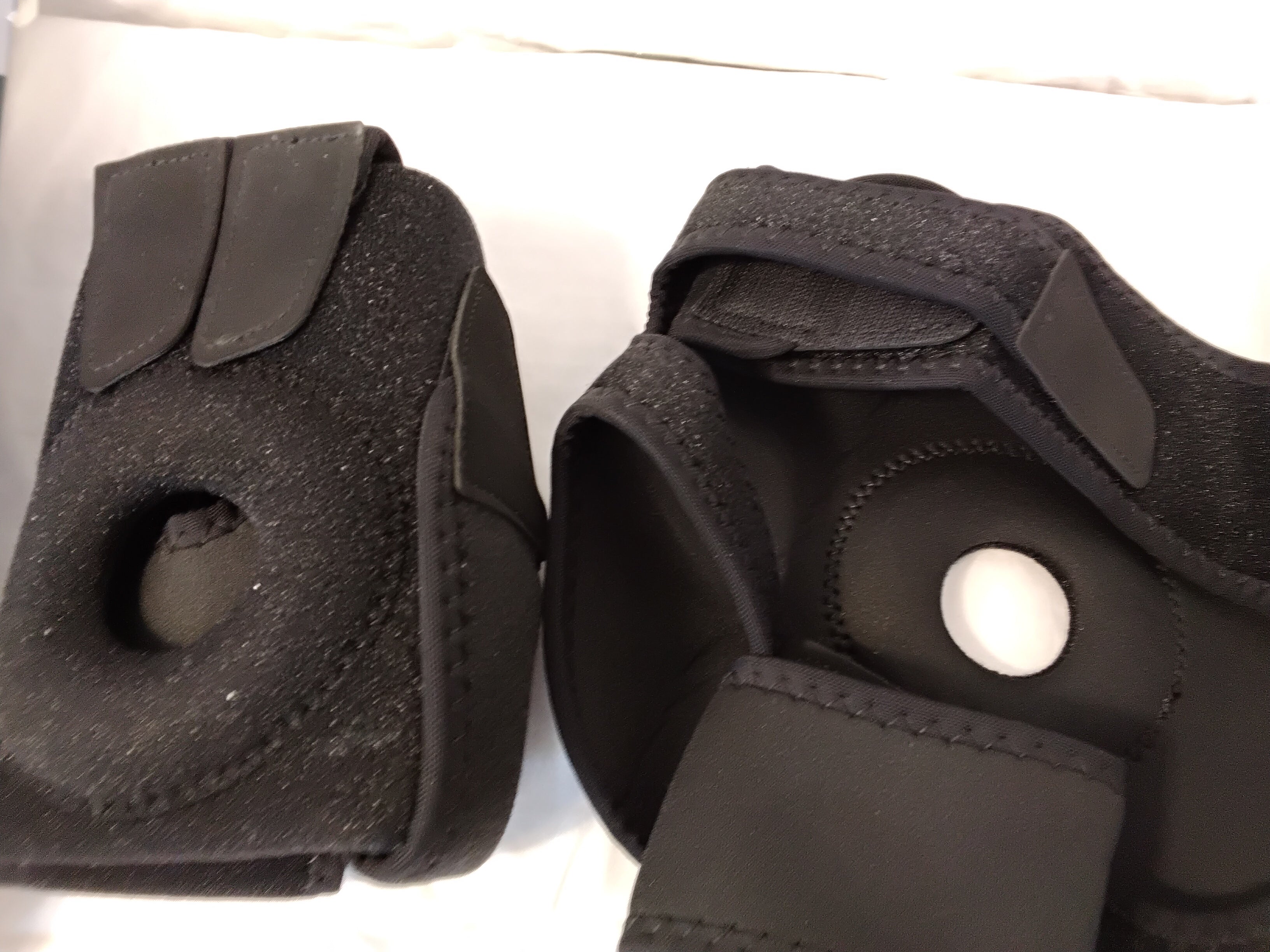 Hansaplast Protective Supporto Ginocchio Dynamic Pain Guard Tutore Regolabile 360° Thermo-Tech | 2 Pezzi Nuovi