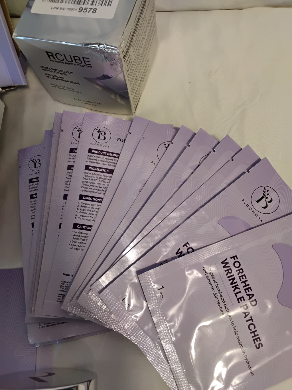 BLOOMORA Forehead Wrinkle 16 Patches Cerotti Antirughe Fronte + RILASTIL RCUBE Crema Rimodellante Ristrutturante 50 ml | Nuovi