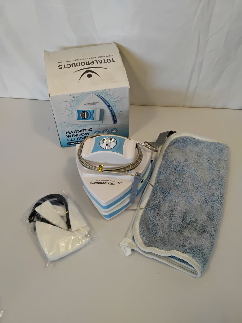 TOTALPRODUCTS MAGNETIC WINDOW CLEANER 3-30MM, LAVAVETRI MAGNETICO REGOLABILE PER DOPPI E TRIPLI VETRI, CON CAVO DI SICUREZZA E ACCESSORI, BIANCO/AZZURRO, NUOVO