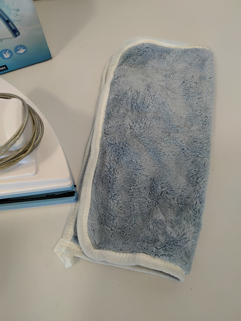 TOTALPRODUCTS MAGNETIC WINDOW CLEANER 3-30MM, LAVAVETRI MAGNETICO REGOLABILE PER DOPPI E TRIPLI VETRI, CON CAVO DI SICUREZZA E ACCESSORI, BIANCO/AZZURRO, NUOVO