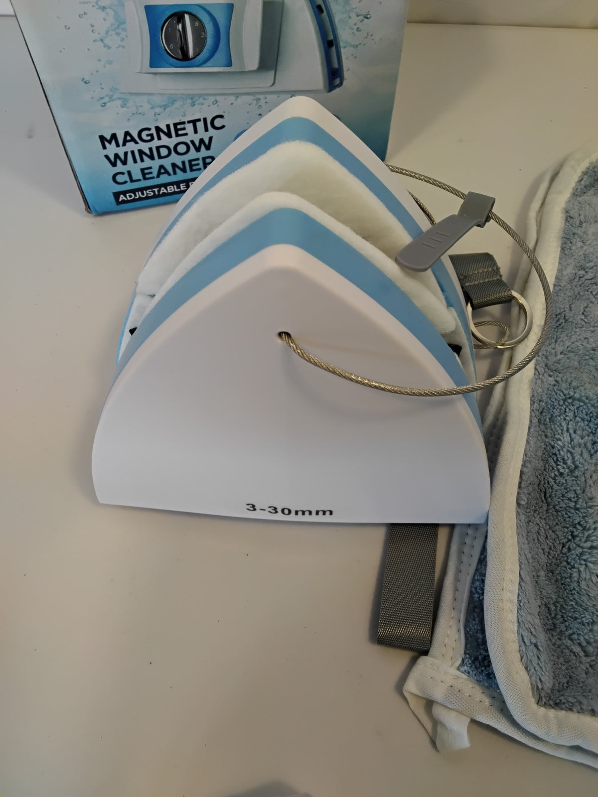 TOTALPRODUCTS MAGNETIC WINDOW CLEANER 3-30MM, LAVAVETRI MAGNETICO REGOLABILE PER DOPPI E TRIPLI VETRI, CON CAVO DI SICUREZZA E ACCESSORI, BIANCO/AZZURRO, NUOVO