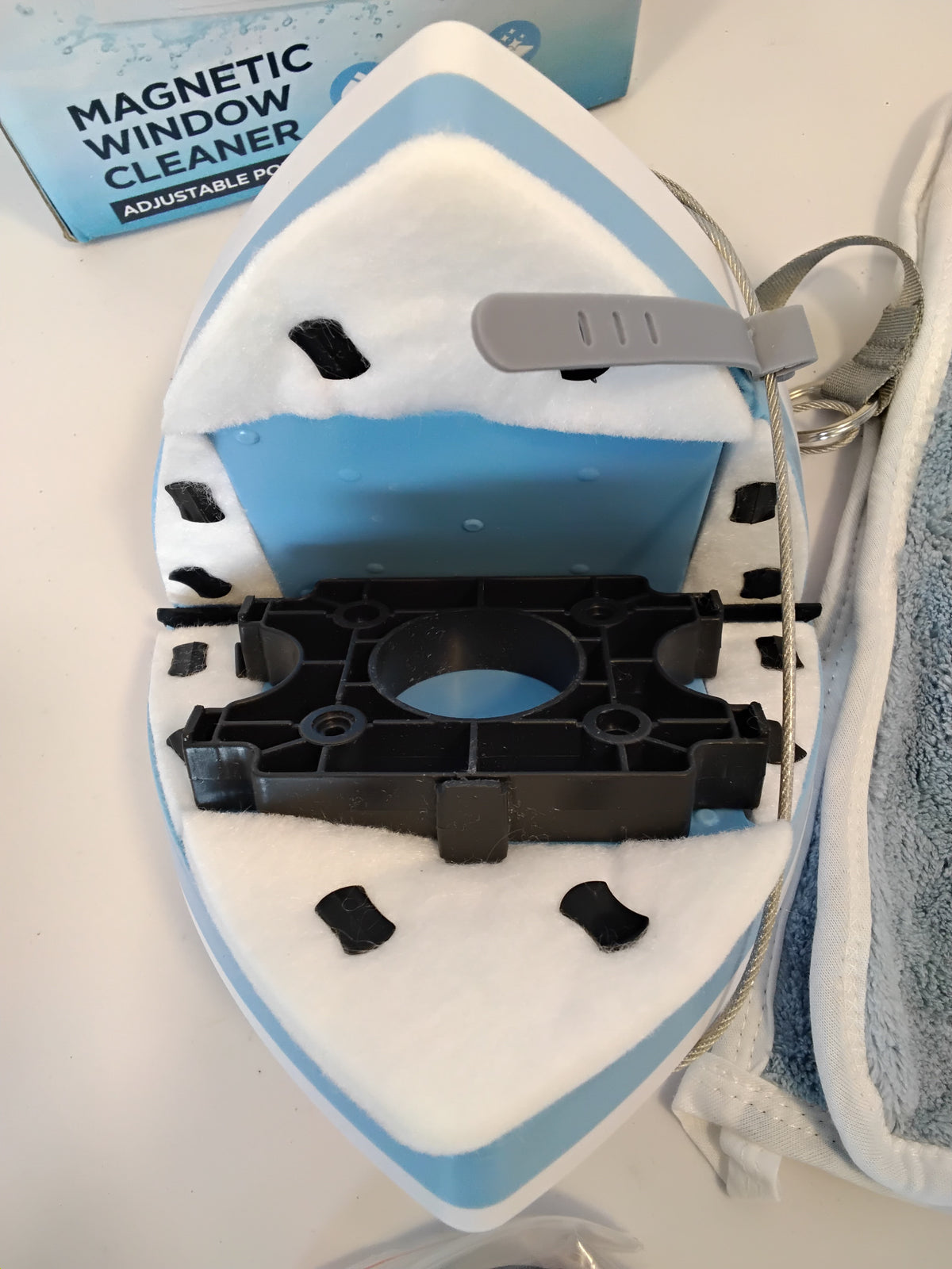 TOTALPRODUCTS MAGNETIC WINDOW CLEANER 3-30MM, LAVAVETRI MAGNETICO REGOLABILE PER DOPPI E TRIPLI VETRI, CON CAVO DI SICUREZZA E ACCESSORI, BIANCO/AZZURRO, NUOVO