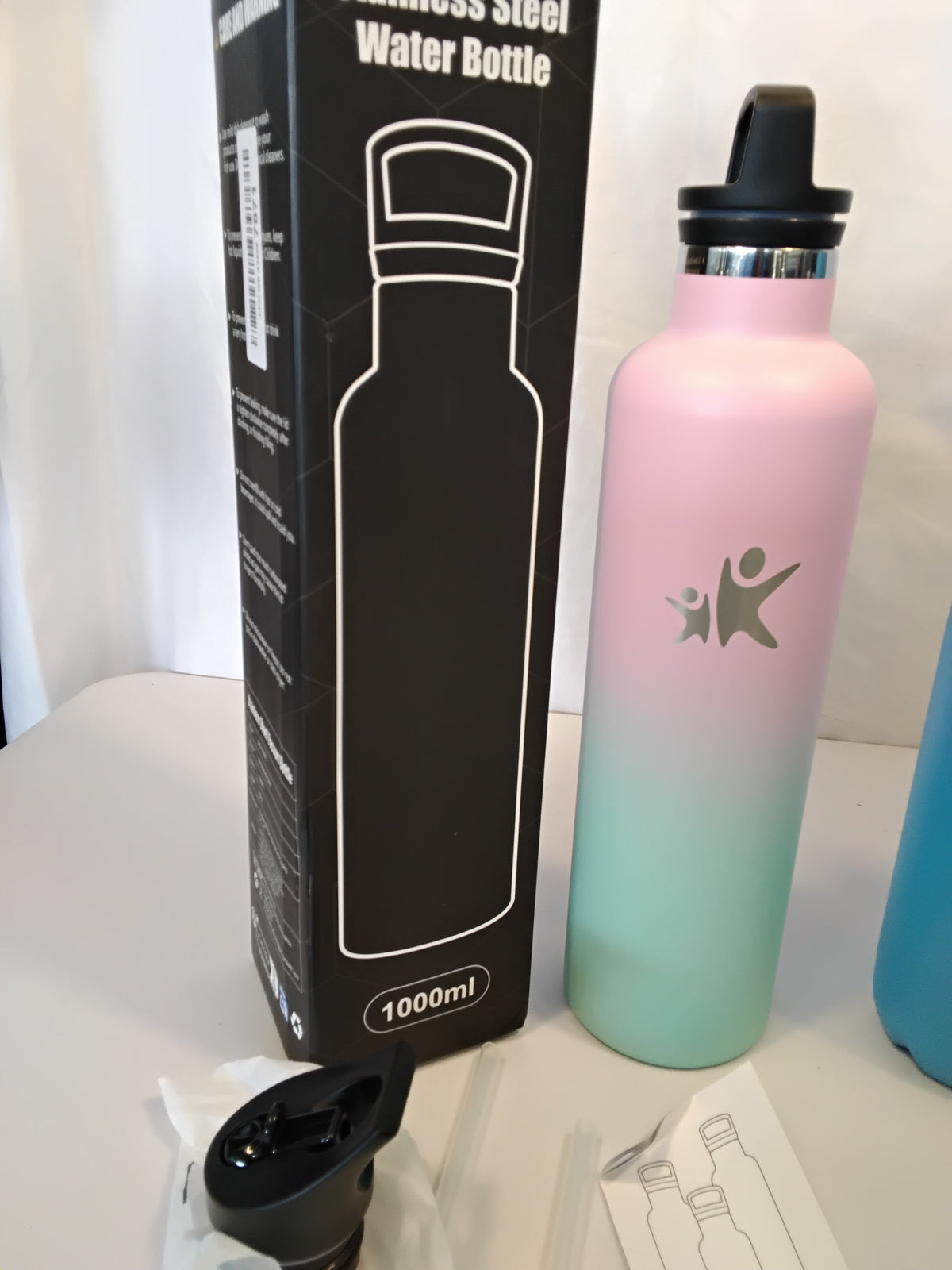 SET 2 BORRACCE TERMICHE IN ACCIAIO INOX: BORRACCIA SFUMATA 1000 ML CON CANNUCCIA E TAPPO DI RICAMBIO + BORRACCIA AZZURRA 750 ML, NUOVE