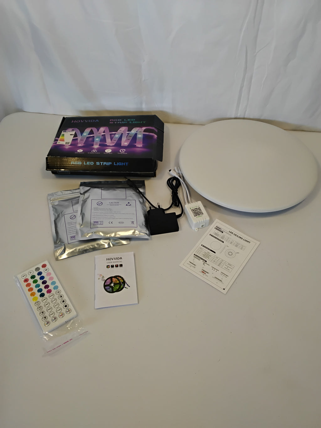 SET ILLUMINAZIONE LED: STRISCIA LED HOVVIDA RGB + PLAFONIERA LED SOFFITTO (SWOIELTRE 24W), NUOVI
