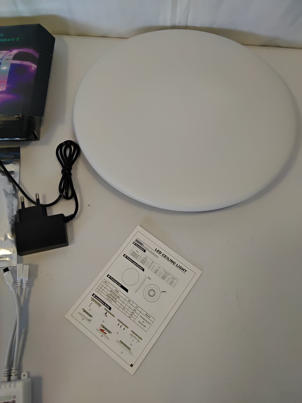 SET ILLUMINAZIONE LED: STRISCIA LED HOVVIDA RGB + PLAFONIERA LED SOFFITTO (SWOIELTRE 24W), NUOVI