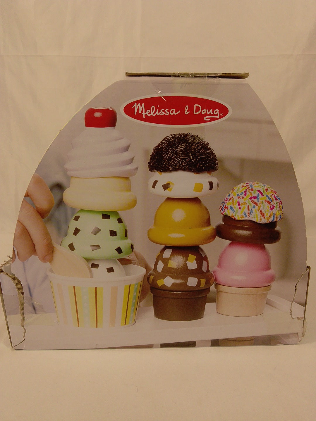 🍦 Melissa & Doug Scoop Serve Ice Cream Counter, banco gelateria in legno da 28 pezzi, per bambini dai 3 anni.Nuovo