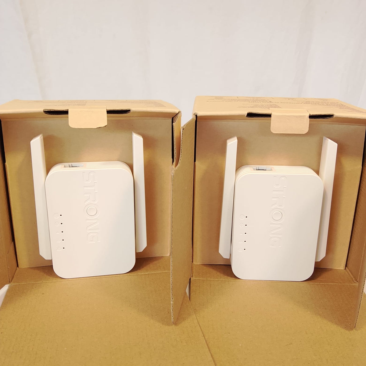 Coppia (2x) Ripetitori Wi-Fi Universali STRONG 300X - 300 Mbps Nuovi