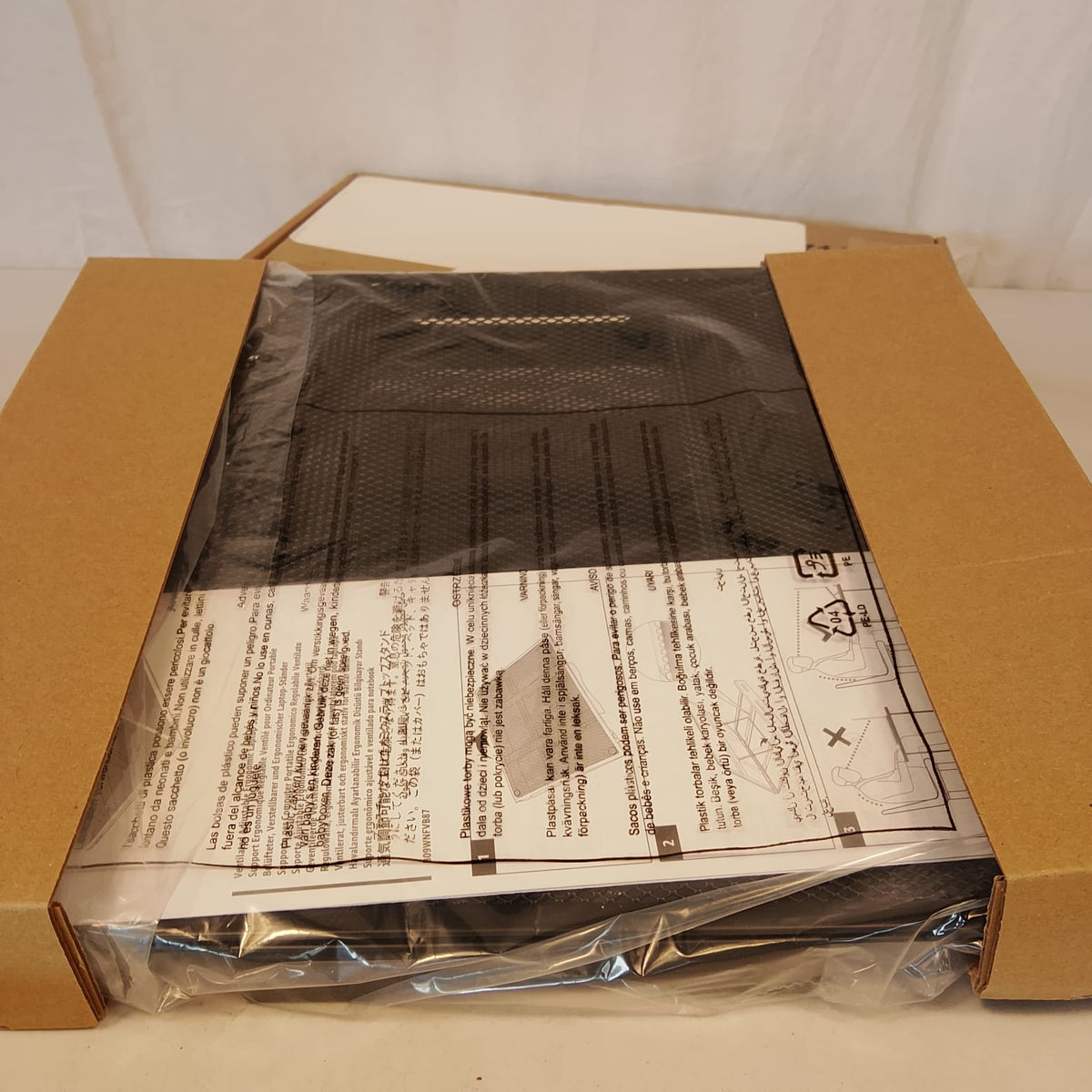Supporto per PC Portatile Regolabile Ventilato in Rete Metallica Amazon Basics Nuovo