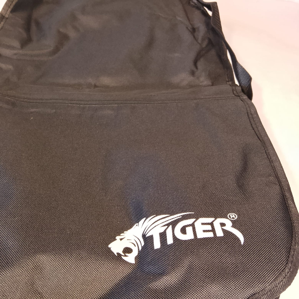 TIGER CUSTODIA MORBIDA PER CHITARRA NERA CON CERNIERA E SPALLACCI REGOLABILI | NUOVA