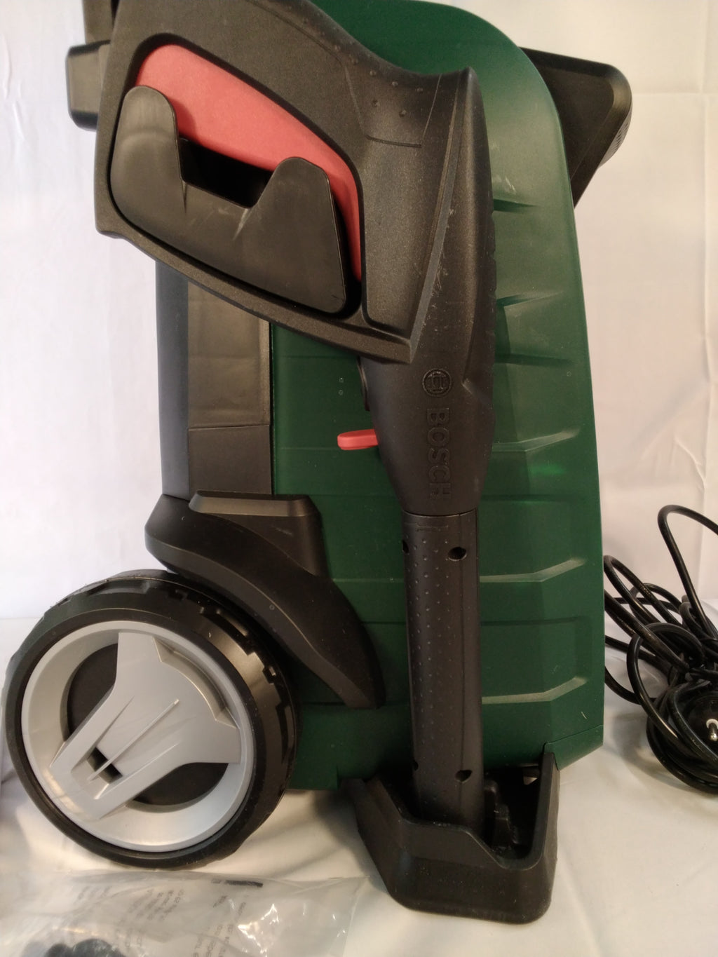 Bosch UniversalAquatak 130 | Idropulitrice ad Alta Pressione 130 bar | Completa di Accessori | Pari al Nuovo