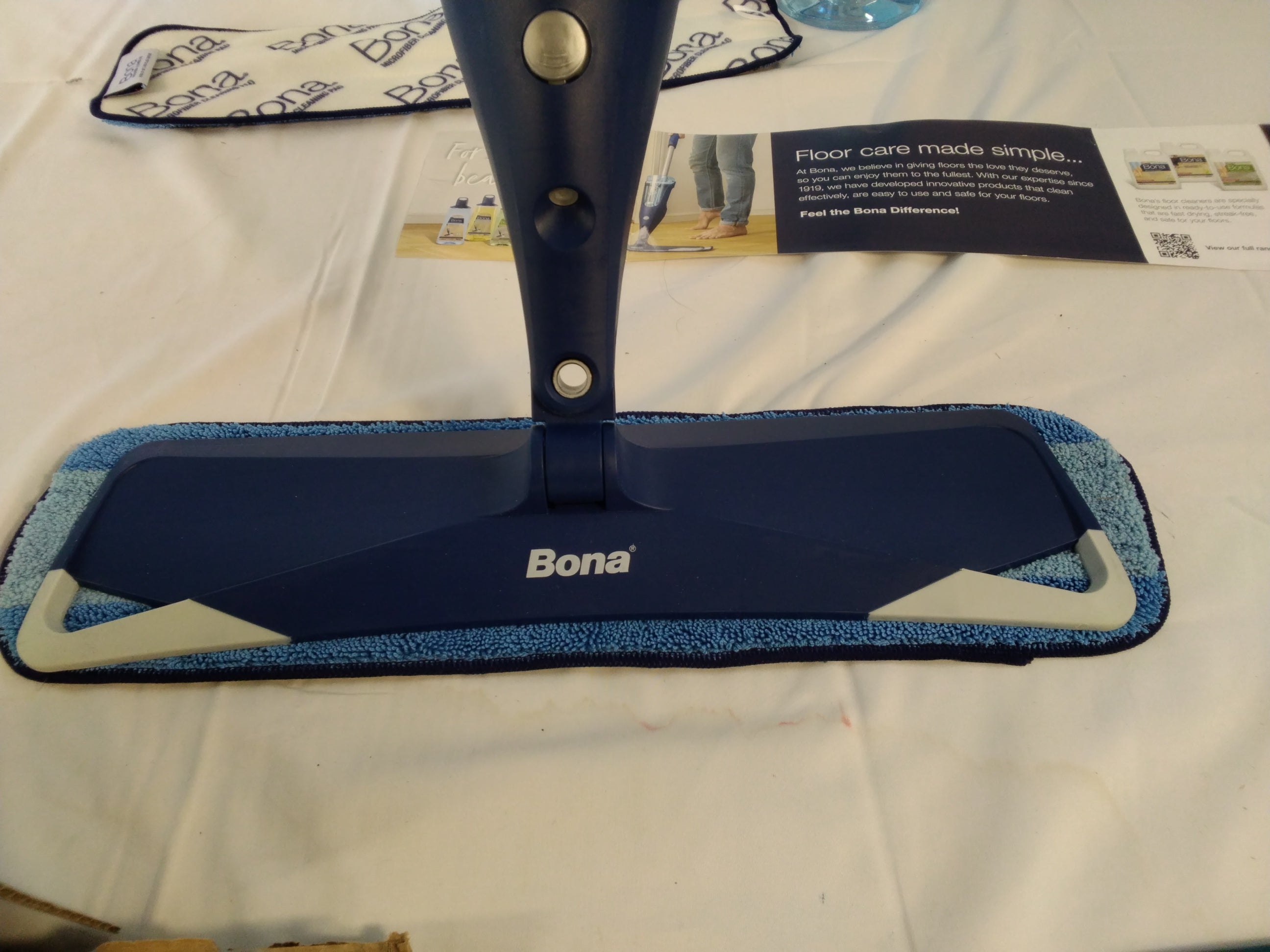 Bona Spray Mop | Lavapavimenti con Spray, Flacone e 2 Panni | Nuovo