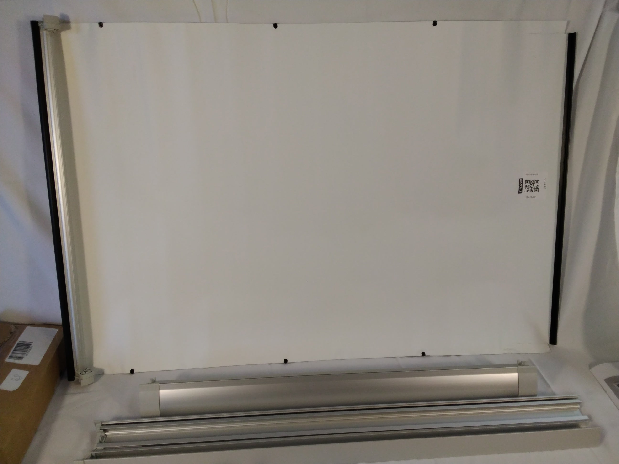 Bloc Skylight Blind Tenda Oscurante per Lucernario 114 × 60 cm | Con Guide Laterali in Alluminio | Nuova e Completa  Descrizione