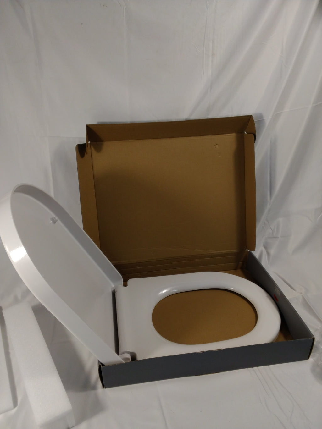 GRIFEMA G951-1 Copriwater universale a forma D con: Chiusura rallentata (Soft Close)