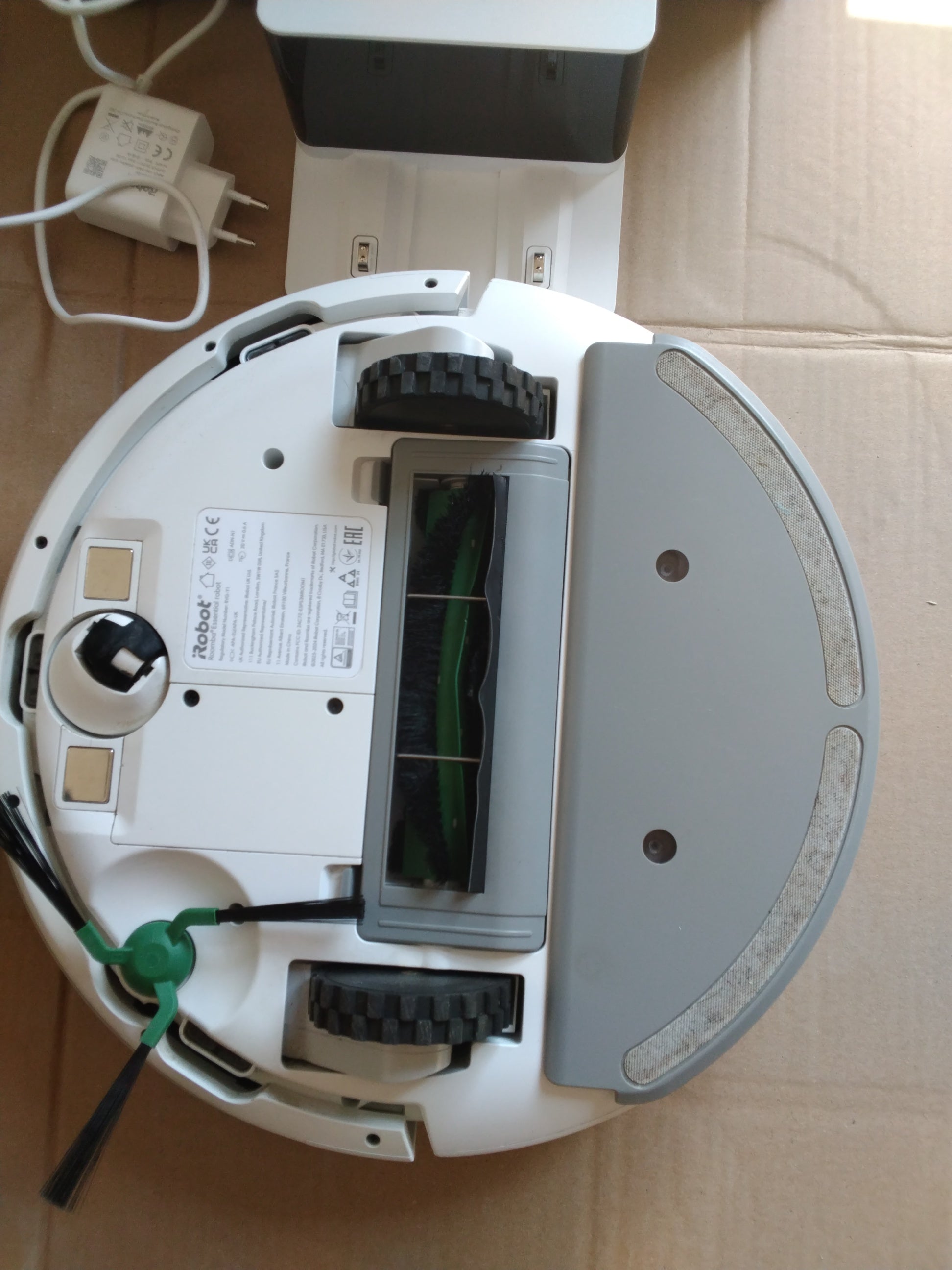 iRobot Roomba Combo Essential Robot Aspirapolvere e Lavapavimenti | Bianco | Usato Come Nuovo