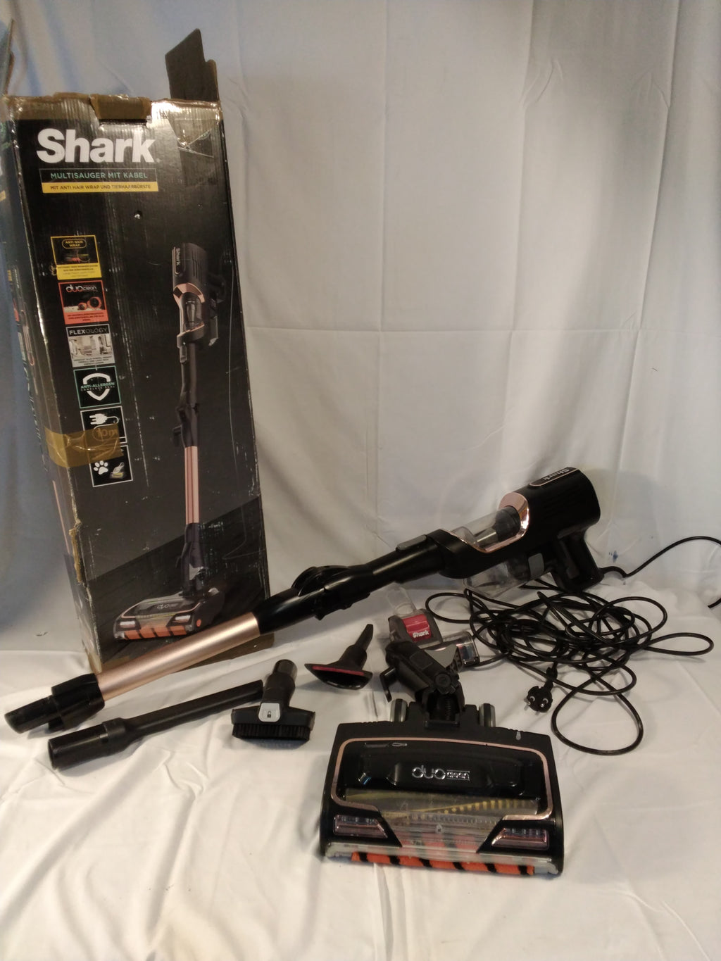 Shark HZ500EU Aspirapolvere a Filo con Tecnologia DuoClean, Flexology e Anti Hair Wrap | Nero/Rame Usato