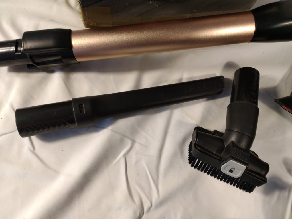 Shark HZ500EU Aspirapolvere a Filo con Tecnologia DuoClean, Flexology e Anti Hair Wrap | Nero/Rame Usato