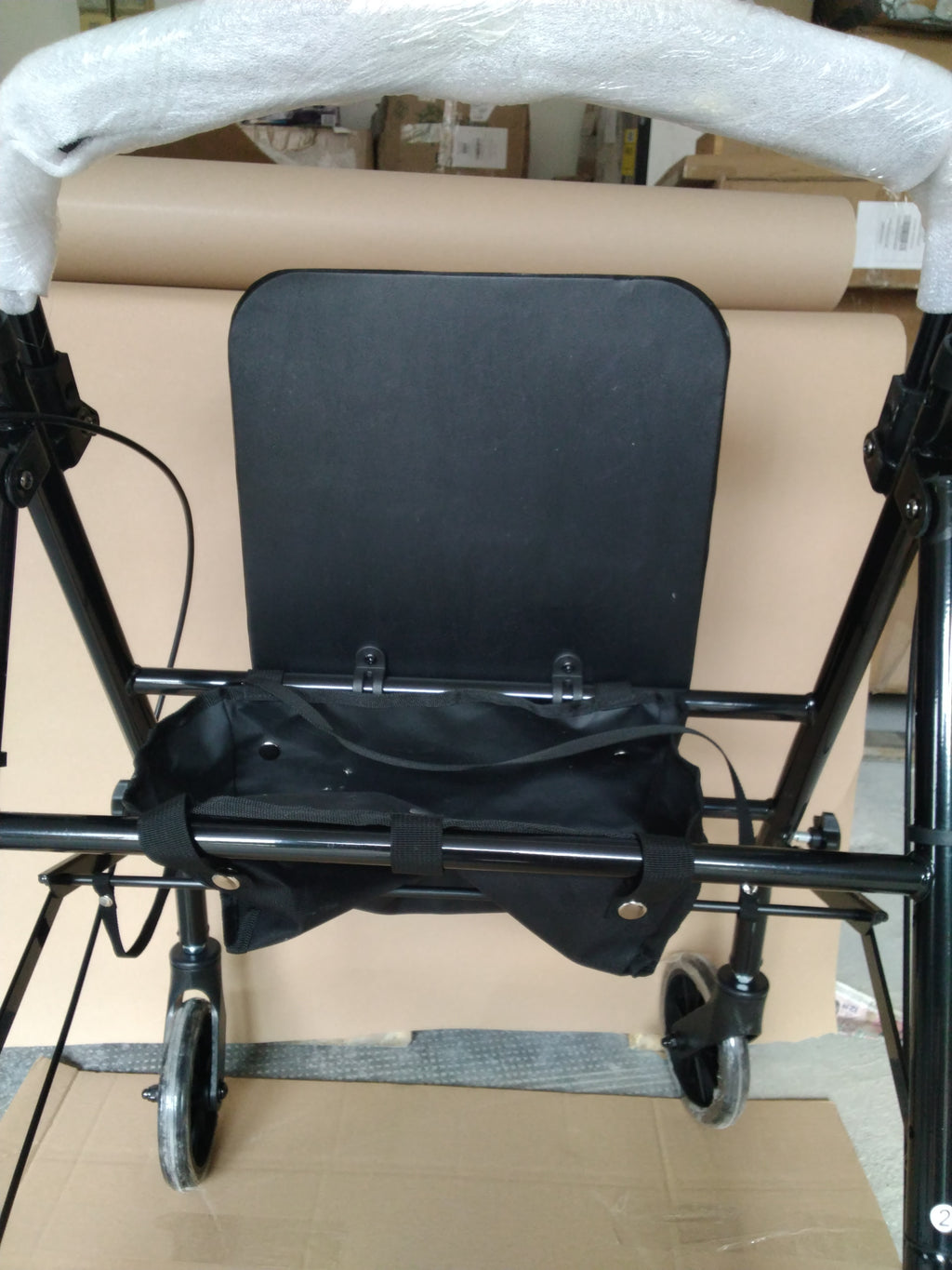 Deambulatore Rollator Pieghevole in Acciaio con Seduta, Freni e Borsa Portaoggetti | Nero nuovo