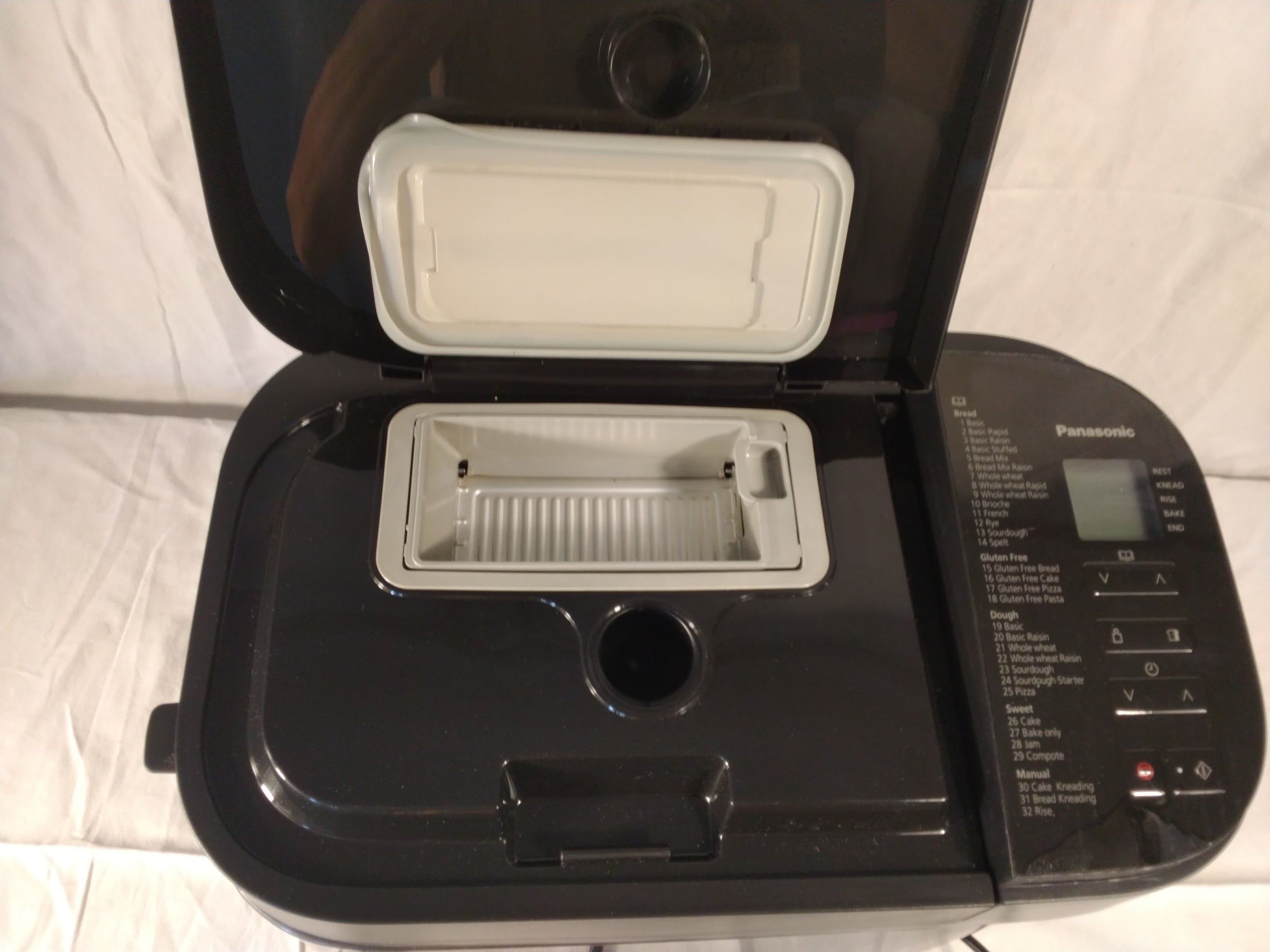 Panasonic SD-YR2550SXE Macchina del Pane Automatica 31 Programmi | Dispenser Lievito e Frutta Secca | Nero