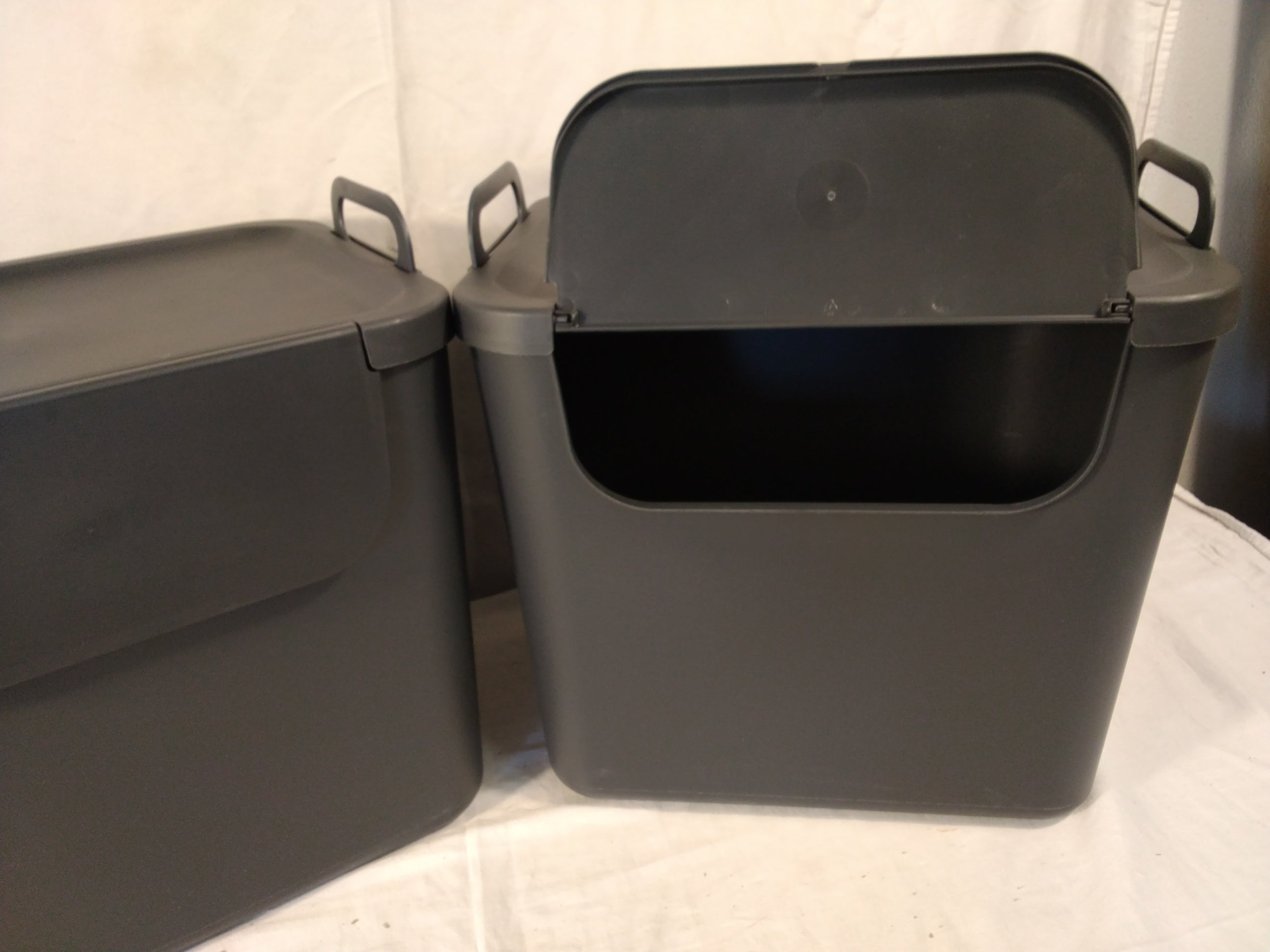 Set 2 Contenitori per Raccolta Differenziata con Coperchio Basculante | Plastica Riciclata Antracite | Nuovi