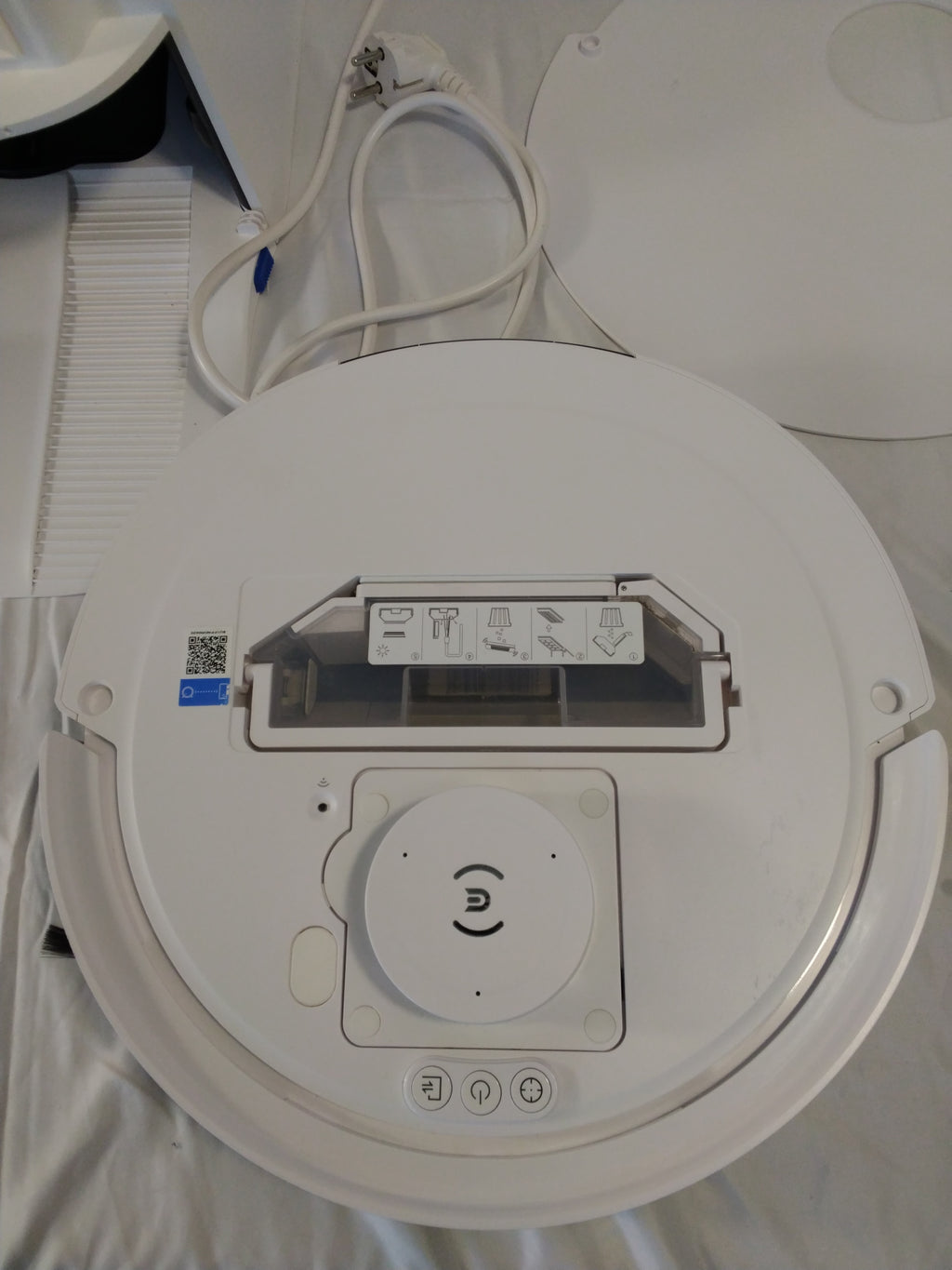 ECOVACS DEEBOT T30 PRO OMNI Robot Aspirapolvere e Lavapavimenti con Stazione OMNI&nbsp; Pari al Nuovo