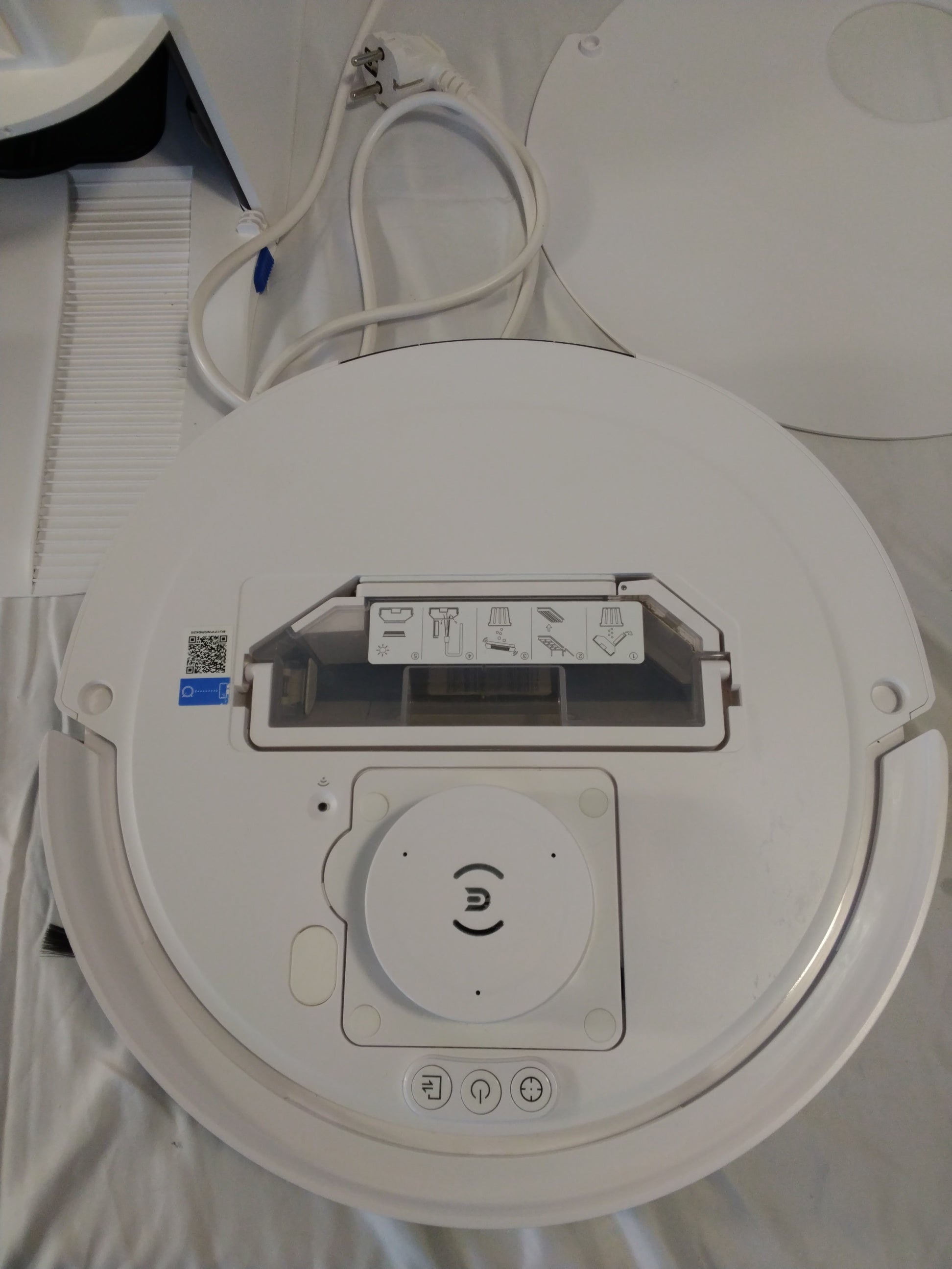 ECOVACS DEEBOT T30 PRO OMNI Robot Aspirapolvere e Lavapavimenti con Stazione OMNI&nbsp; Pari al Nuovo