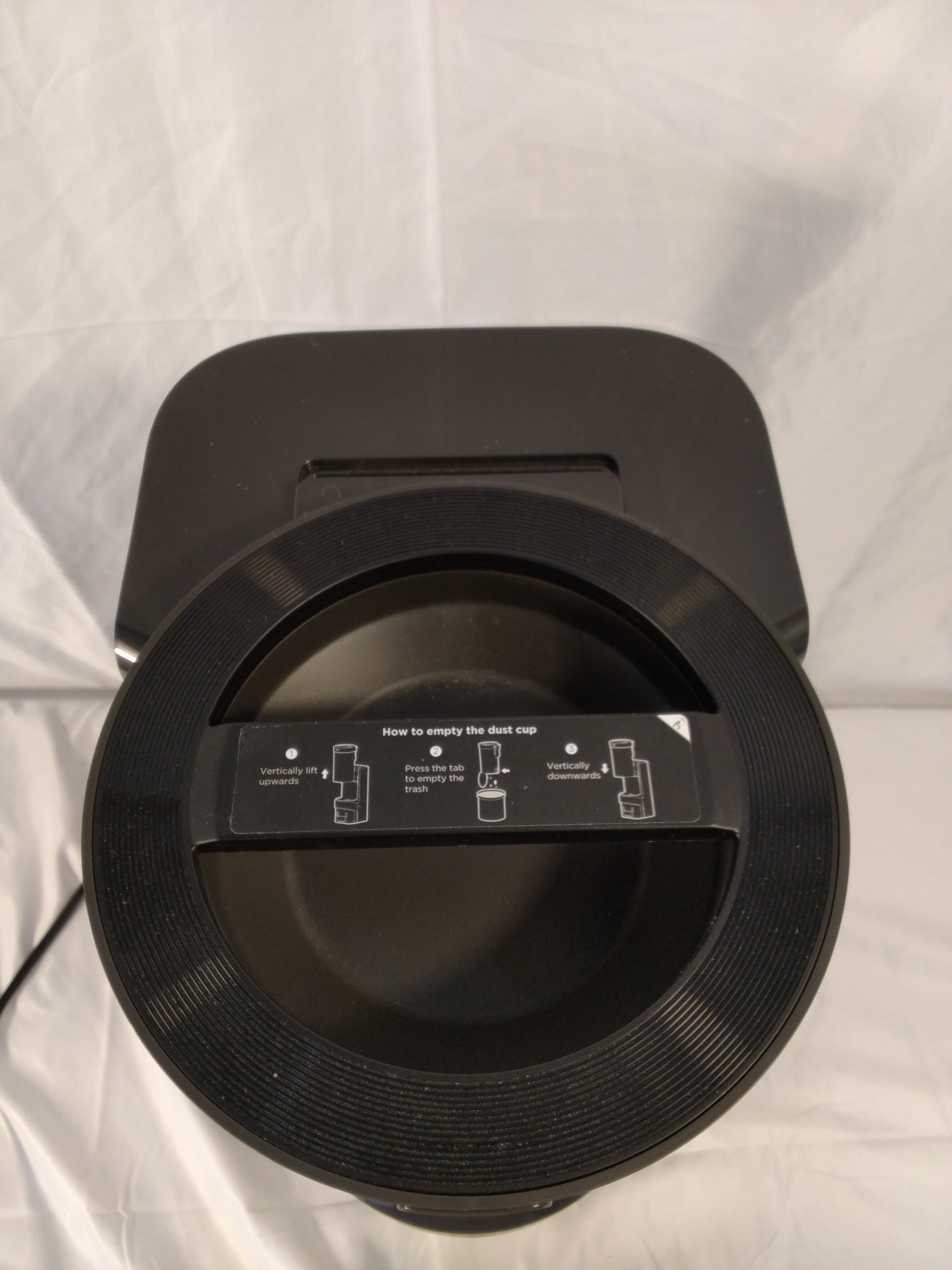 Eureka NERE10s Robot Aspirapolvere e Lavapavimenti con Stazione Autosvuotante | Pari al Nuovo