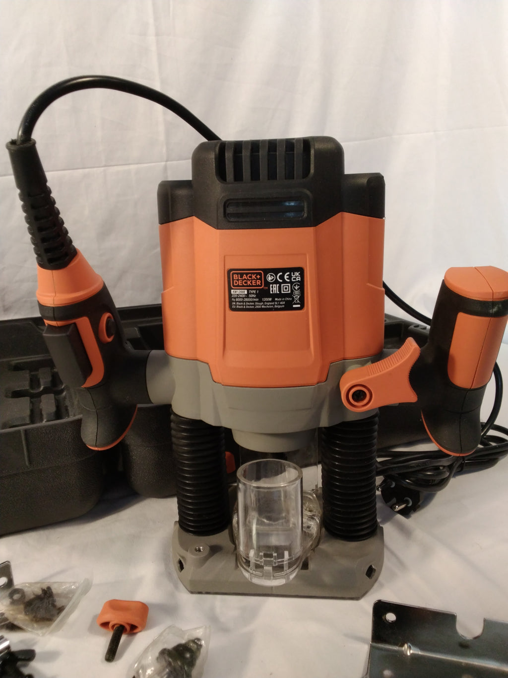BLACK+DECKER KW1200E Fresatrice Verticale 1200W con Valigetta | Usata Perfettamente Funzionante