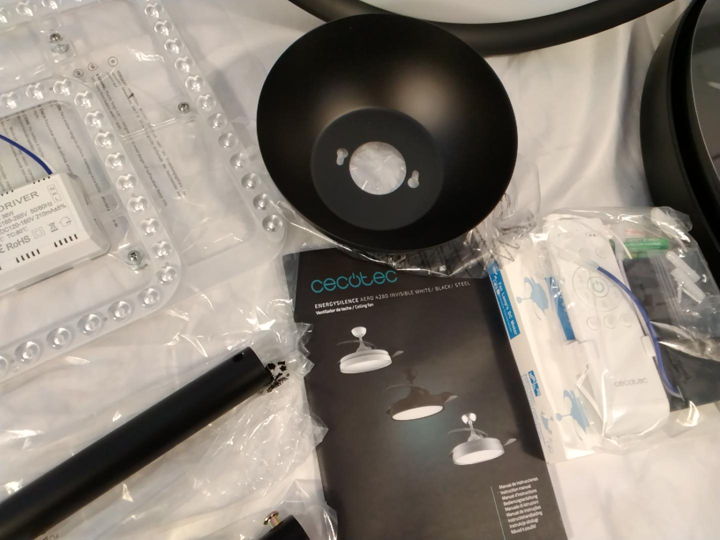 Cecotec EnergySilence Aero 4280 Invisible | Ventilatore da Soffitto con Pale Retrattili e Luce LED | Nero | Nuovo