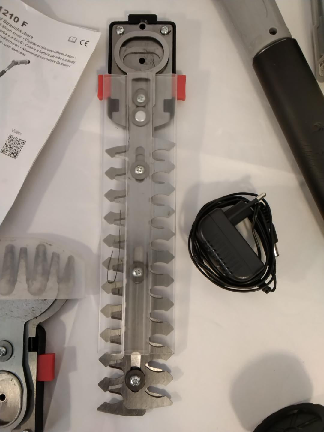 IKRA IGBS 1210 F Tagliasiepi e Tagliaerba a Batteria 12V con Asta Telescopica | Usato Perfettamente Funzionante