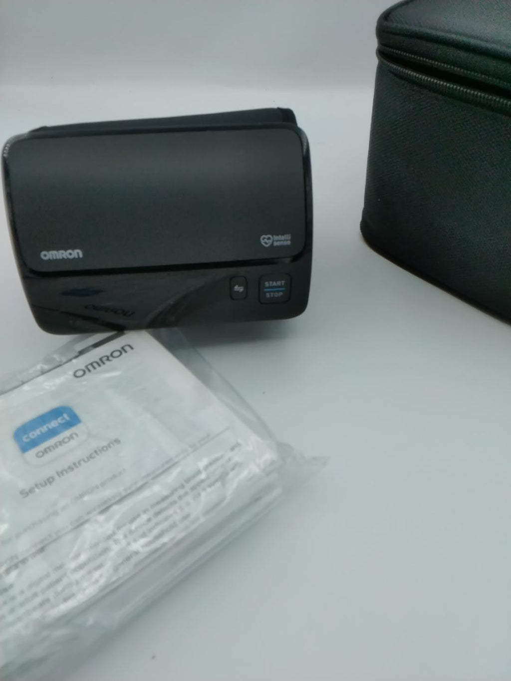 OMRON Evolv Misuratore di Pressione da Braccio Wireless Bluetooth | Usato Pari al Nuovo