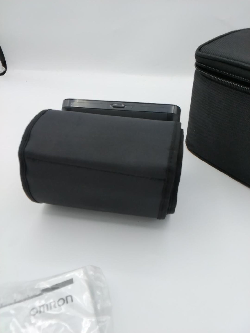 OMRON Evolv Misuratore di Pressione da Braccio Wireless Bluetooth | Usato Pari al Nuovo