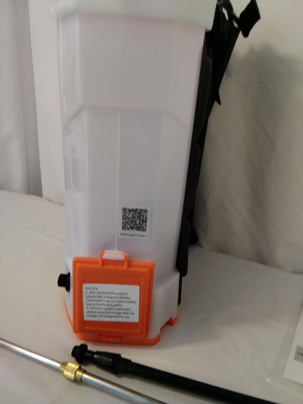 VEVOR KF-16C-48 Spruzzatore Elettrico a Zaino 16 L 12V 8Ah Litio 0-90 PSI con Voltmetro 8 Ugelli e 2 Lance | Nuovo