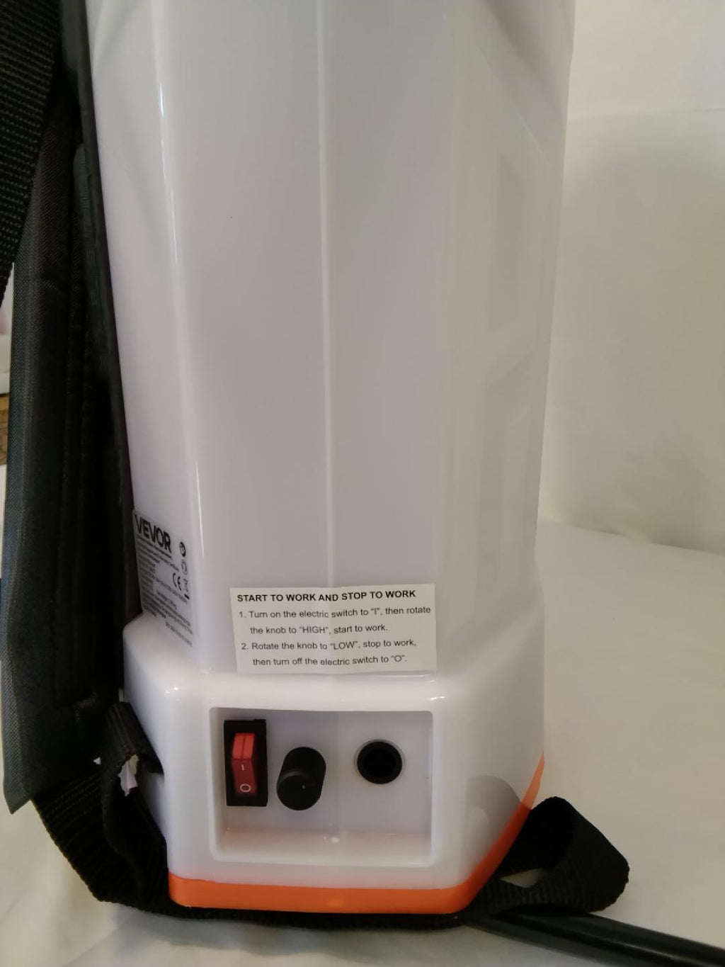 VEVOR KF-16C-48 Spruzzatore Elettrico a Zaino 16 L 12V 8Ah Litio 0-90 PSI con Voltmetro 8 Ugelli e 2 Lance | Nuovo
