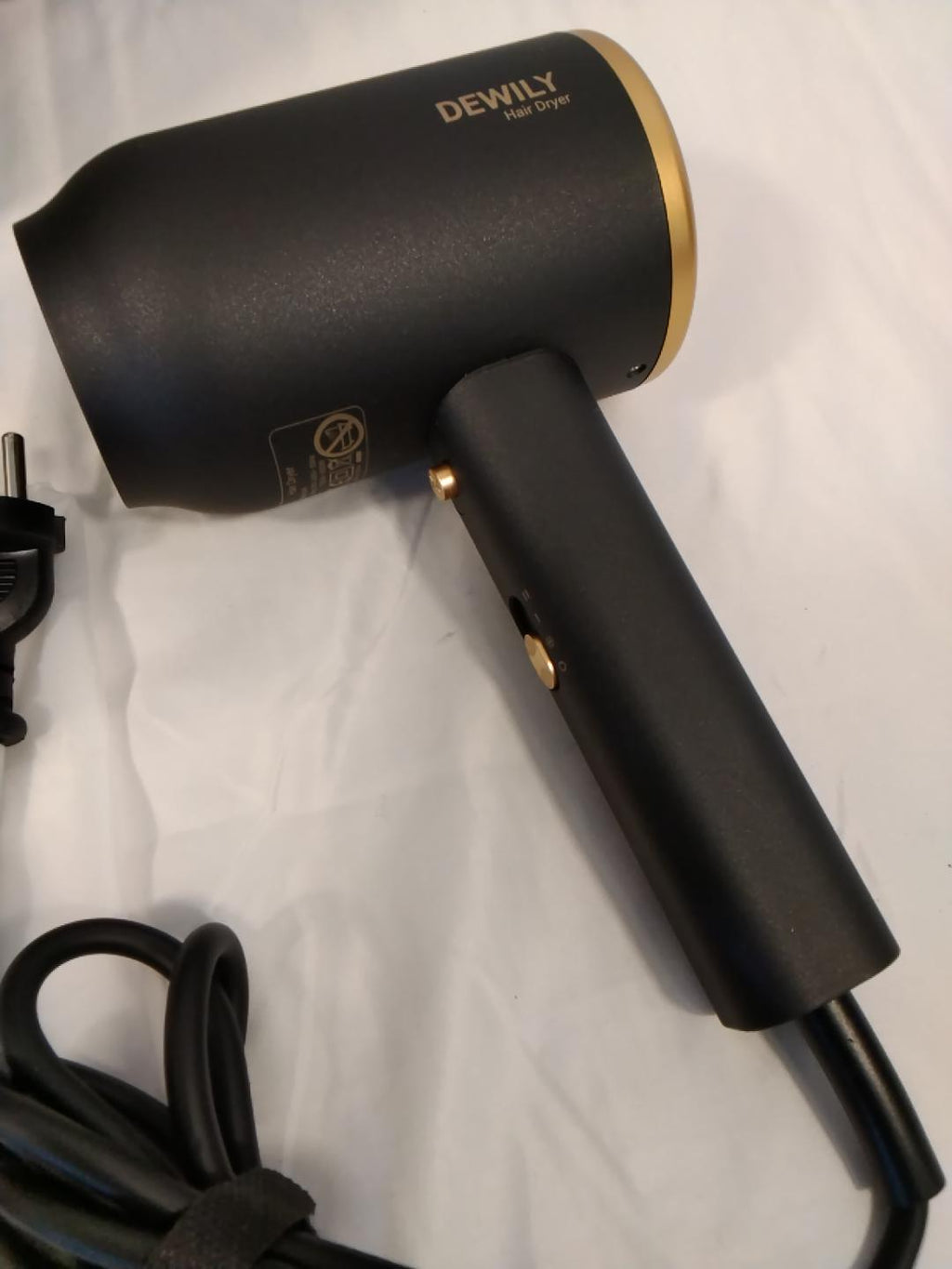 DEWILY 9246 Asciugacapelli Ionico 1800W Nero e Oro con Diffusore, Concentratore e Supporto | Nuovo