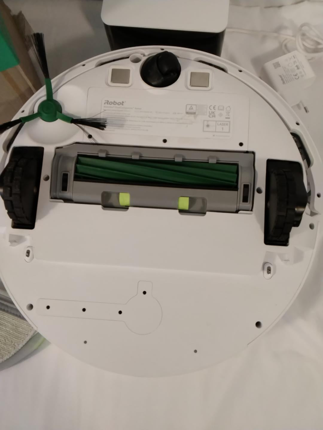 iRobot Roomba 205 Combo DustCompactor Robot Aspirapolvere Lavapavimenti 2-in-1 7.000 Pa LiDAR ClearView DustCompactor Senza Sacchetto Fino a 60 Giorni Panno Microfibra Lavabile WiFi App | Rigenerato in Buone Condizioni