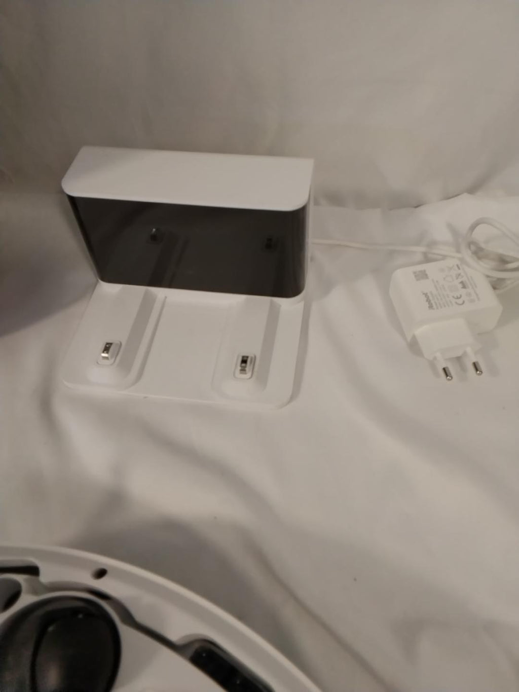 iRobot Roomba 205 Combo DustCompactor Robot Aspirapolvere Lavapavimenti 2-in-1 7.000 Pa LiDAR ClearView DustCompactor Senza Sacchetto Fino a 60 Giorni Panno Microfibra Lavabile WiFi App | Rigenerato in Buone Condizioni
