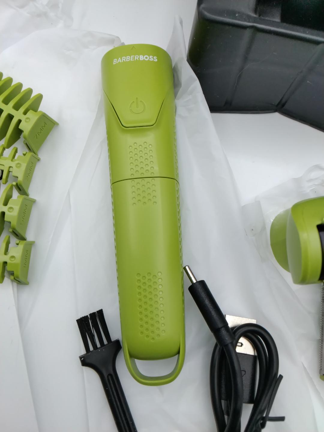 ✂️BARBERBOSS QR-2302 PRECISION 3-IN-1 MEN’S TRIMMER, RIFINITORE BARBA/CAPELLI/CORPO, TESTINA NASO E ORECCHIE, 5 PETTINI 1-7 MM, IMPERMEABILE IPX6, RICARICA USB, 90 MIN AUTONOMIA, VERDE, NUOVO