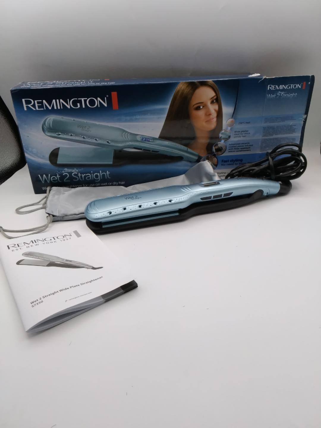 💇‍♀️ REMINGTON WET2STRAIGHT S7350, PIASTRA PER CAPELLI DA BAGNATI E ASCIUTTI, 140-230°C, DISPLAY LCD, PIASTRE EXTRA LARGHE 110 X 45 MM, TECNOLOGIA ANTICRESPO, ASTUCCIO TERMICO, AZZURRO, NUOVA