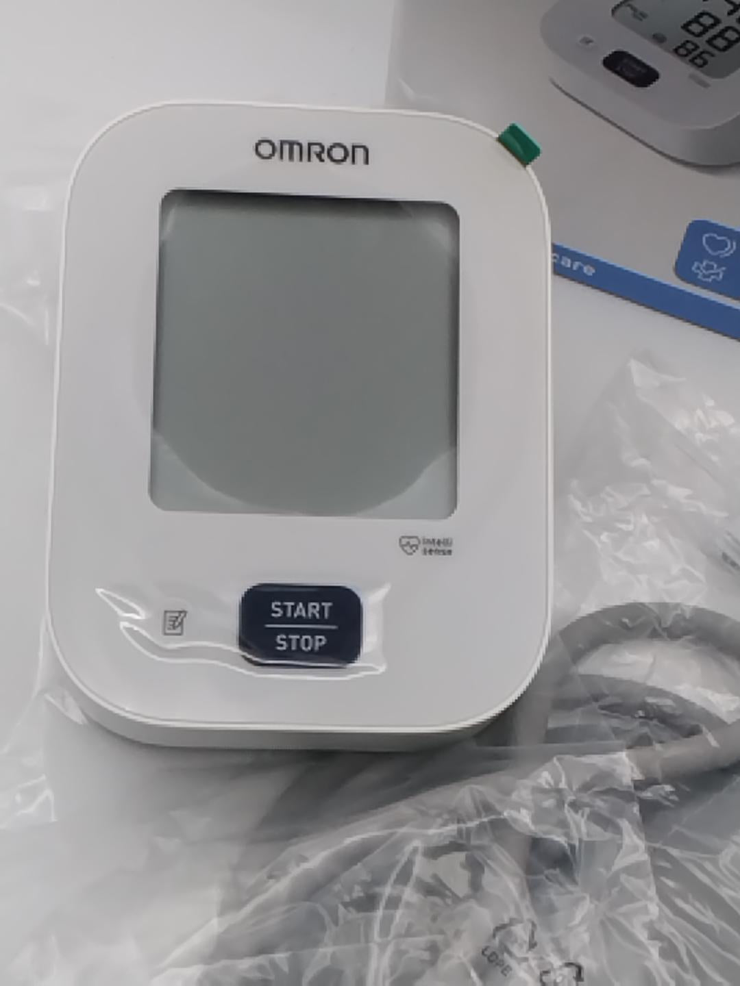 🩺OMRON X2 ESSENTIAL HEM-7188-EO, MISURATORE DI PRESSIONE DA BRACCIO, CLINICAMENTE VALIDATO, INTELLISENSE, RILEVAMENTO BATTITO IRREGOLARE E MOVIMENTI, MEMORIA 30 LETTURE, BRACCIALE 22-32 CM, 4 PILE AA INCLUSE, NUOVO